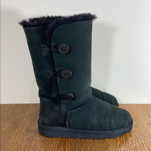 ugg bailey button triplet black